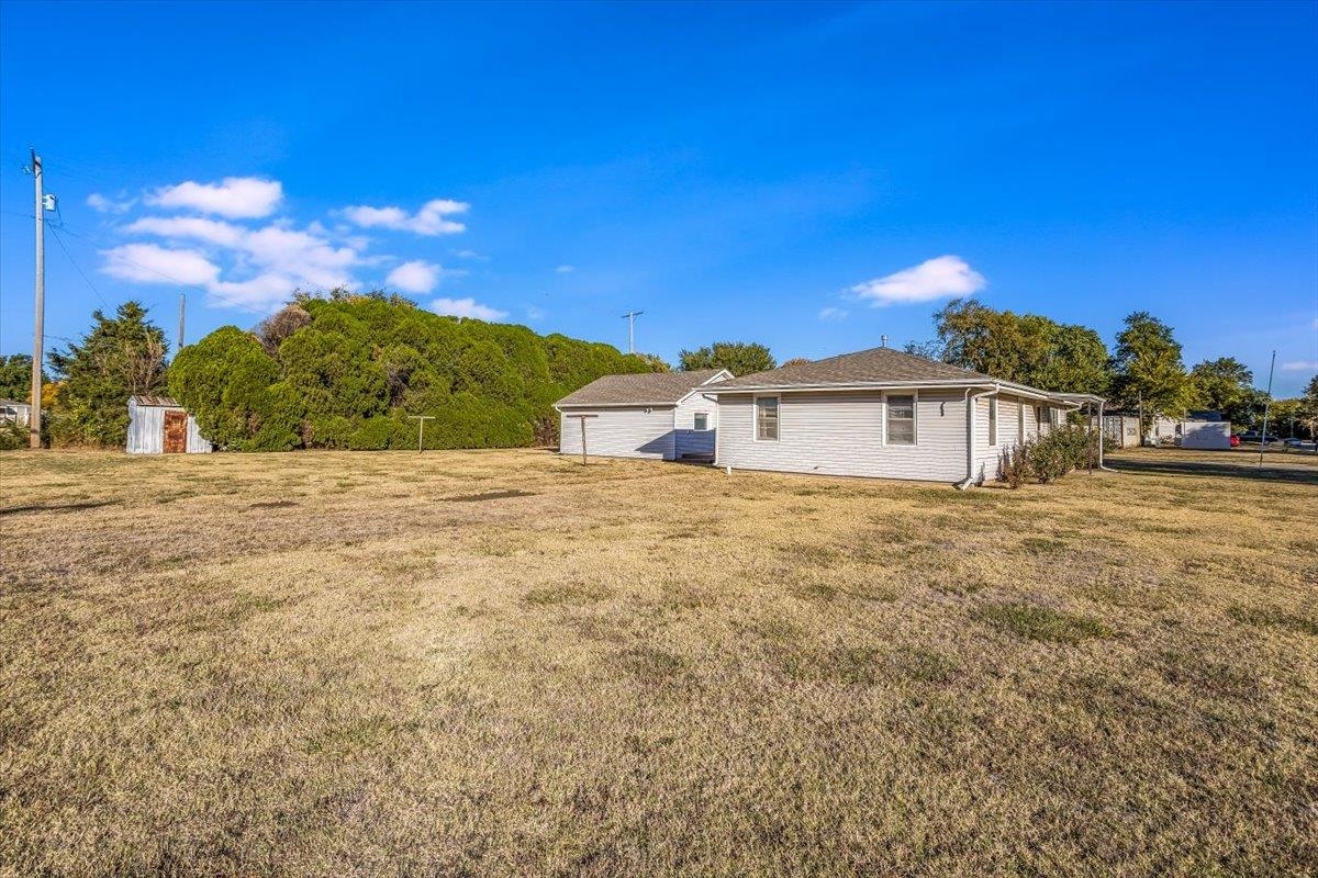 For Sale: 123 N Daily Rd, Mount Hope KS